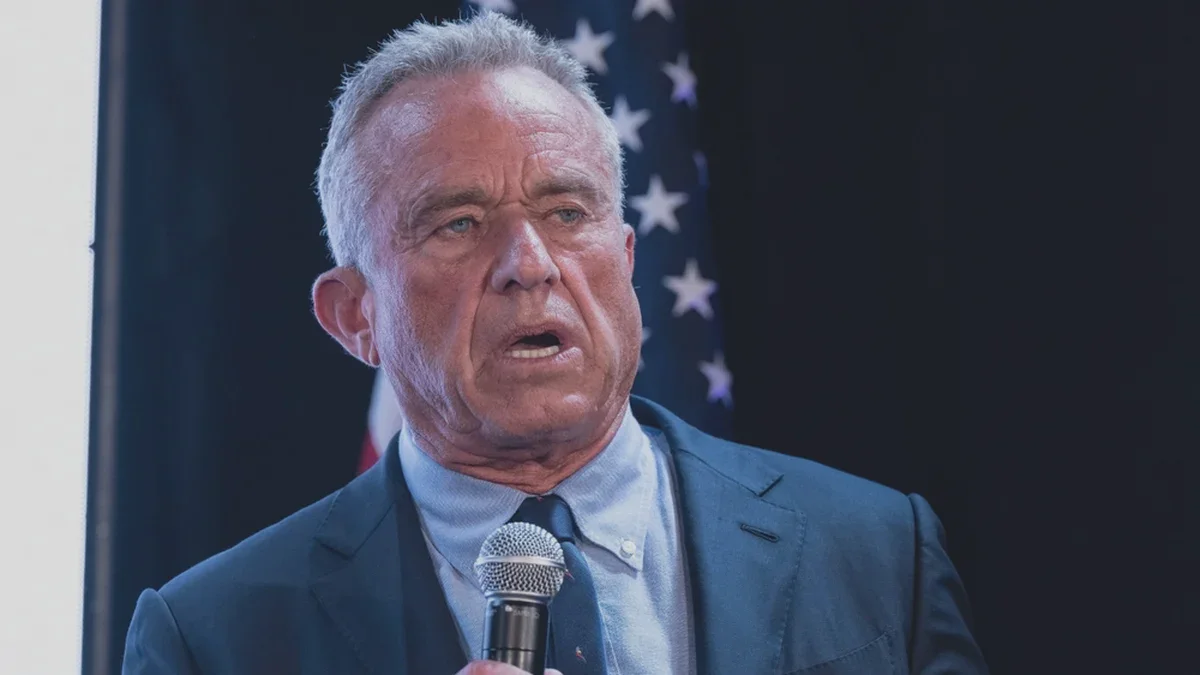 RFK Jr. ignoriert Trumps Unwahrheiten und besteht darauf: „Er hat in allen Punkten sein Wort gehalten“