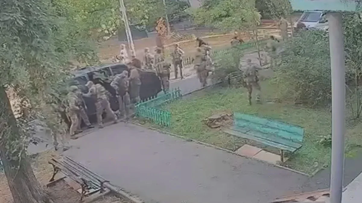 Videoaufnahmen dokumentieren Schusswechsel zwischen ukrainischen Geheimdiensten